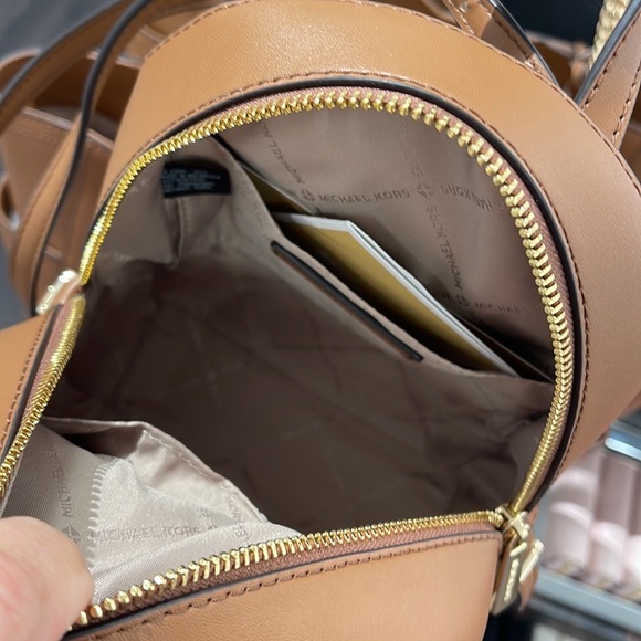 Michael Kors Ladies Backpack Bag Jaycee XS Conv Zip Backpack Vanilla - Picture 15 of 16